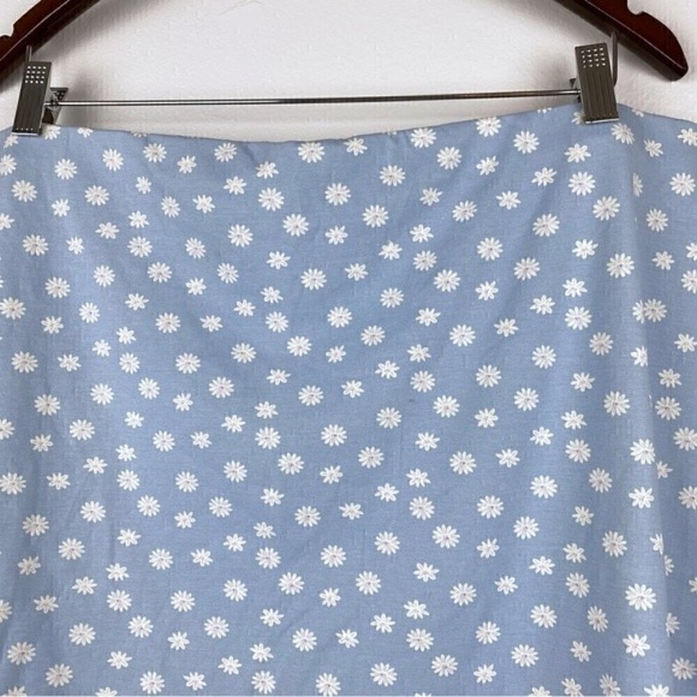 Abound Daisy Floral Print Side Slit Mini Skirt Blue Plus Size 1X NWT - Picture 4 of 6
